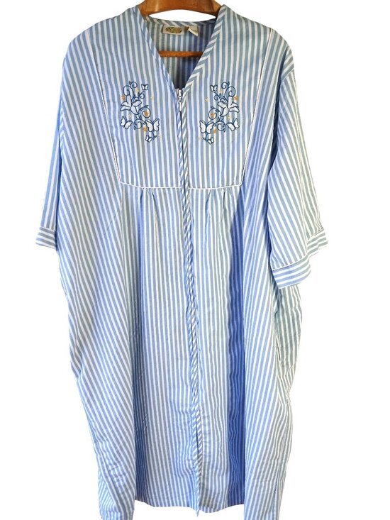 Collections Etc Other - Vintage Collections Blue White Striped Seersucker House Dress Robe Size XXXL 3Xl
